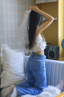 美女裸露100%奶头视频